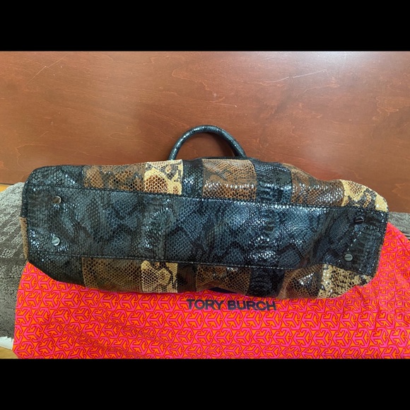 Tory Burch Snakeskin embossed leather satchel - Picture 3 of 5